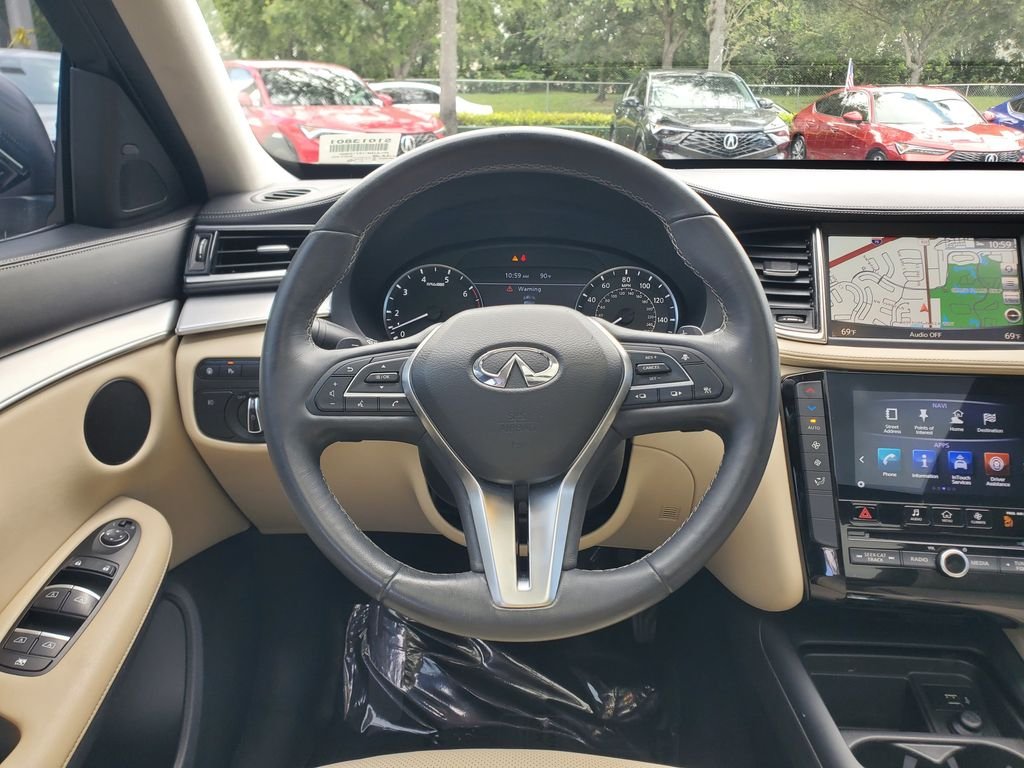 Used 2019 White INFINITI ESSENTIAL image 24