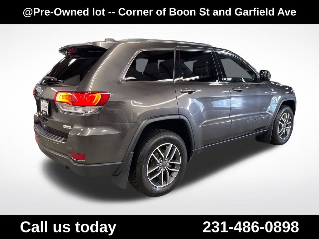 Used 2020  Jeep Laredo image 5