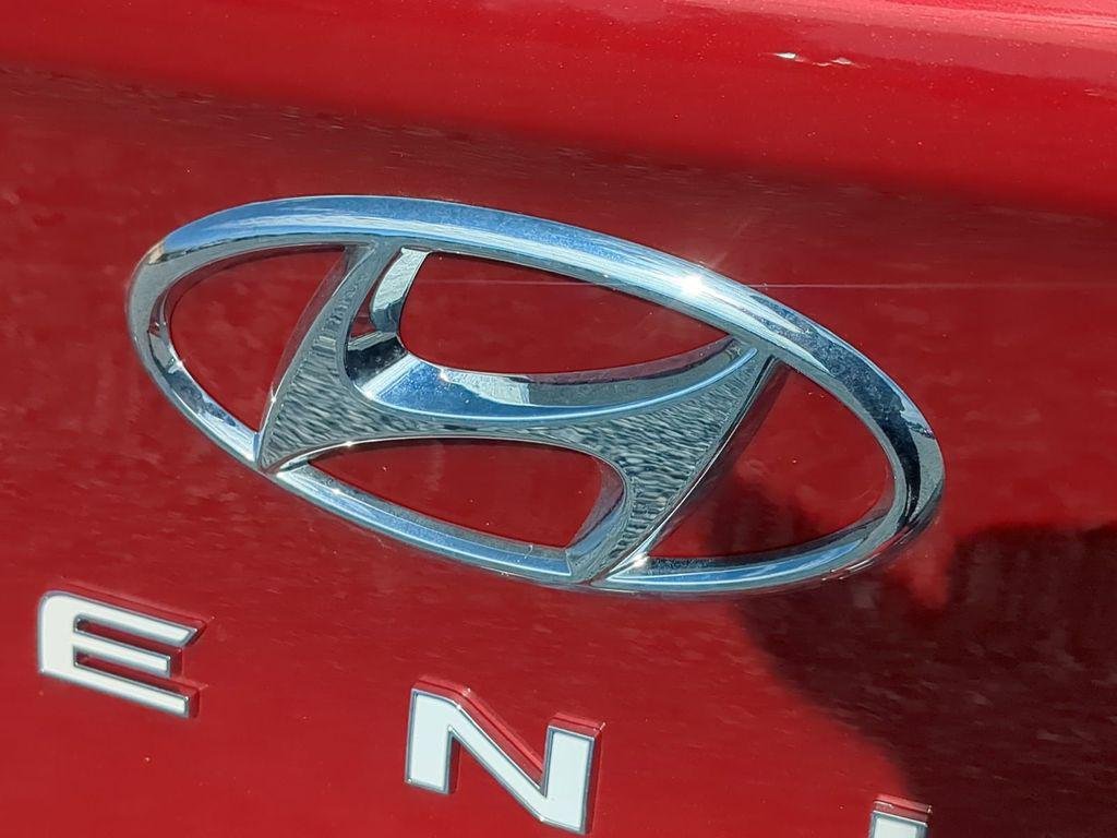 2025 Hyundai Venue Limited - Photo 13