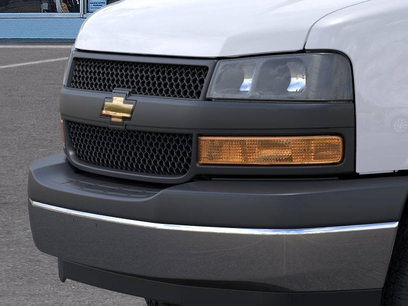 New 2026 Summit White Chevrolet 1WT image 13