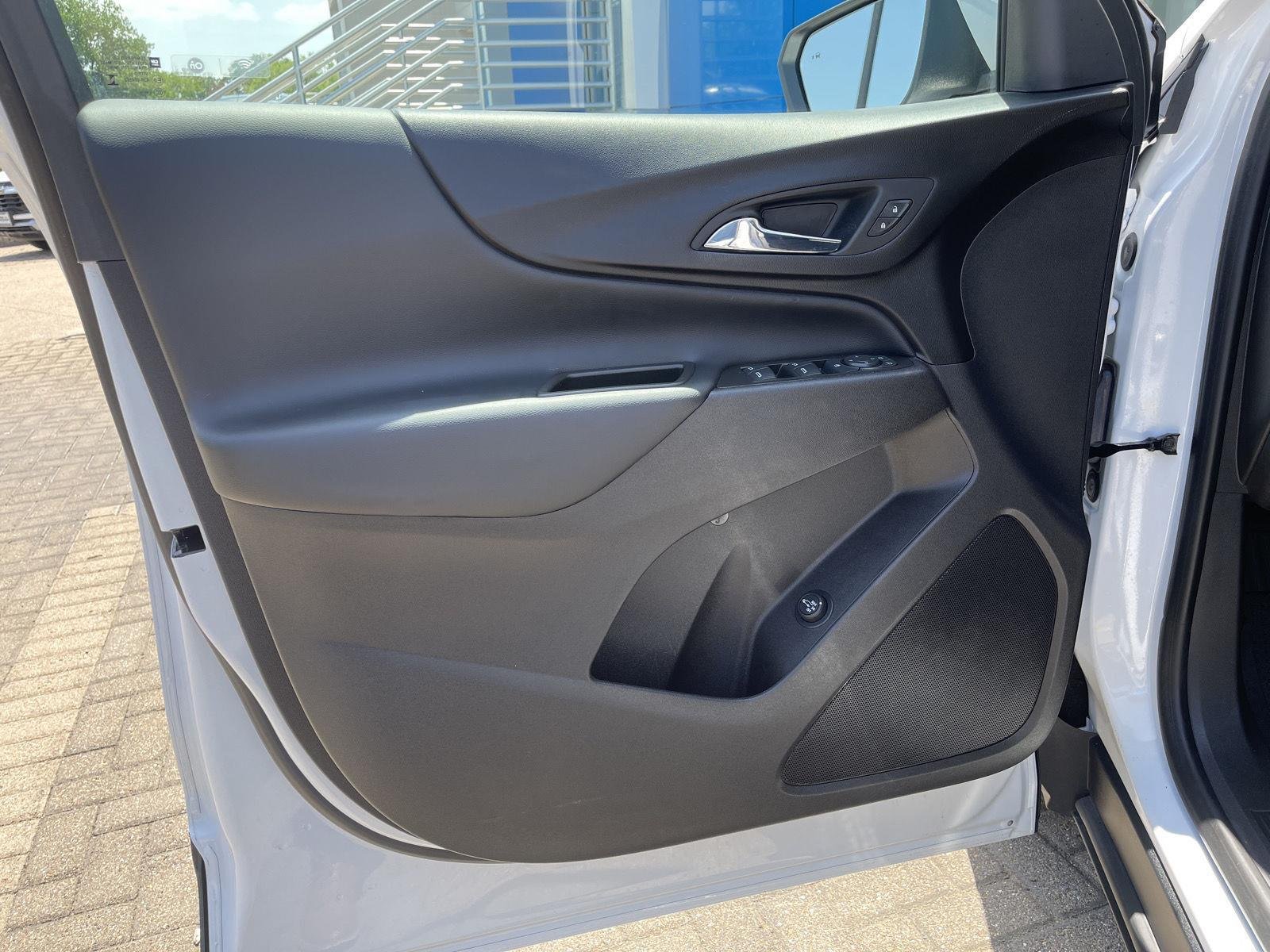 Used 2024 Summit White Chevrolet LT image 12