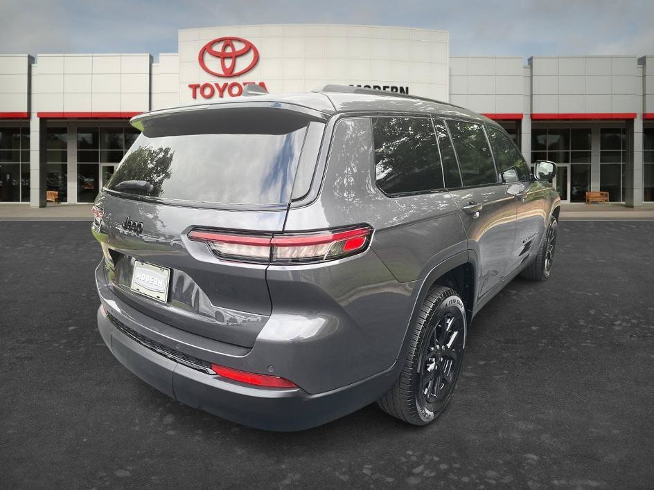 Used 2024 Baltic Gray Metallic Clearcoat Jeep Altitude image 5