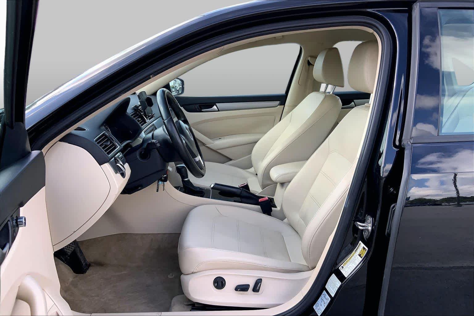 Used 2015 Candy White Volkswagen 1.8T S image 8