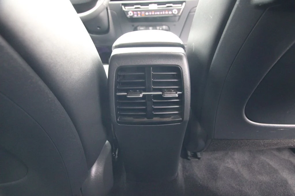 Used 2023 Black Kia Wind image 36