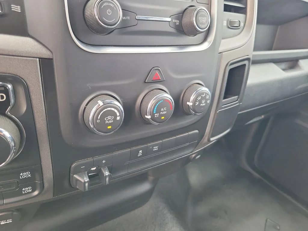 Used 2022 Diamond Black Ram Tradesman image 23