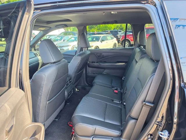2025 Honda Passport EX-L - Photo 22