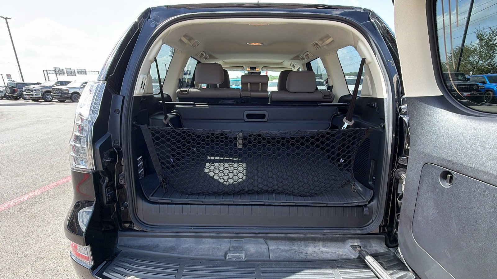 Certified Used 2023 Onyx Black Lexus GX 460 Premium image 18