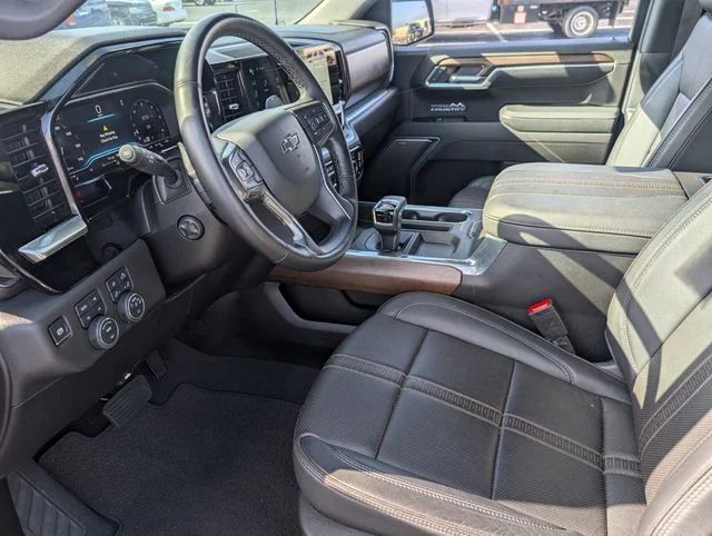 Used 2025 Black Chevrolet High Country image 10