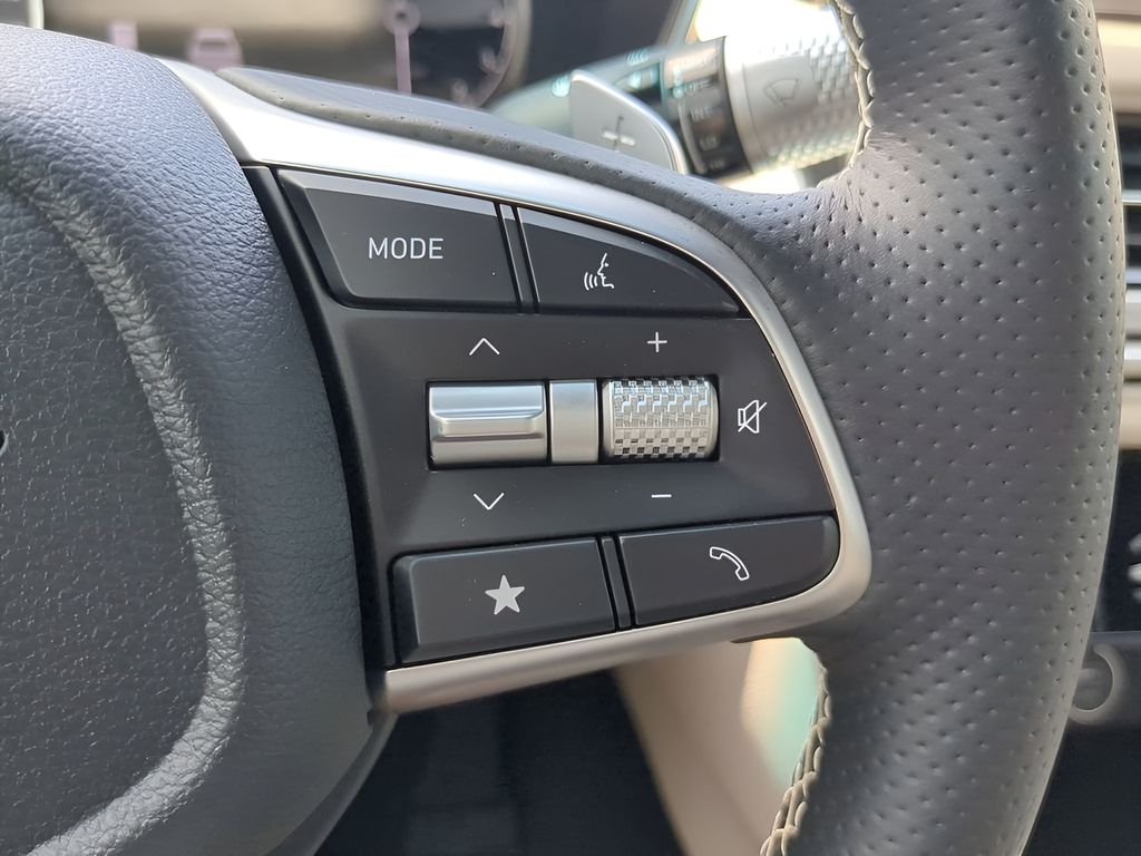 2026 GENESIS G70 Standard - Photo 23