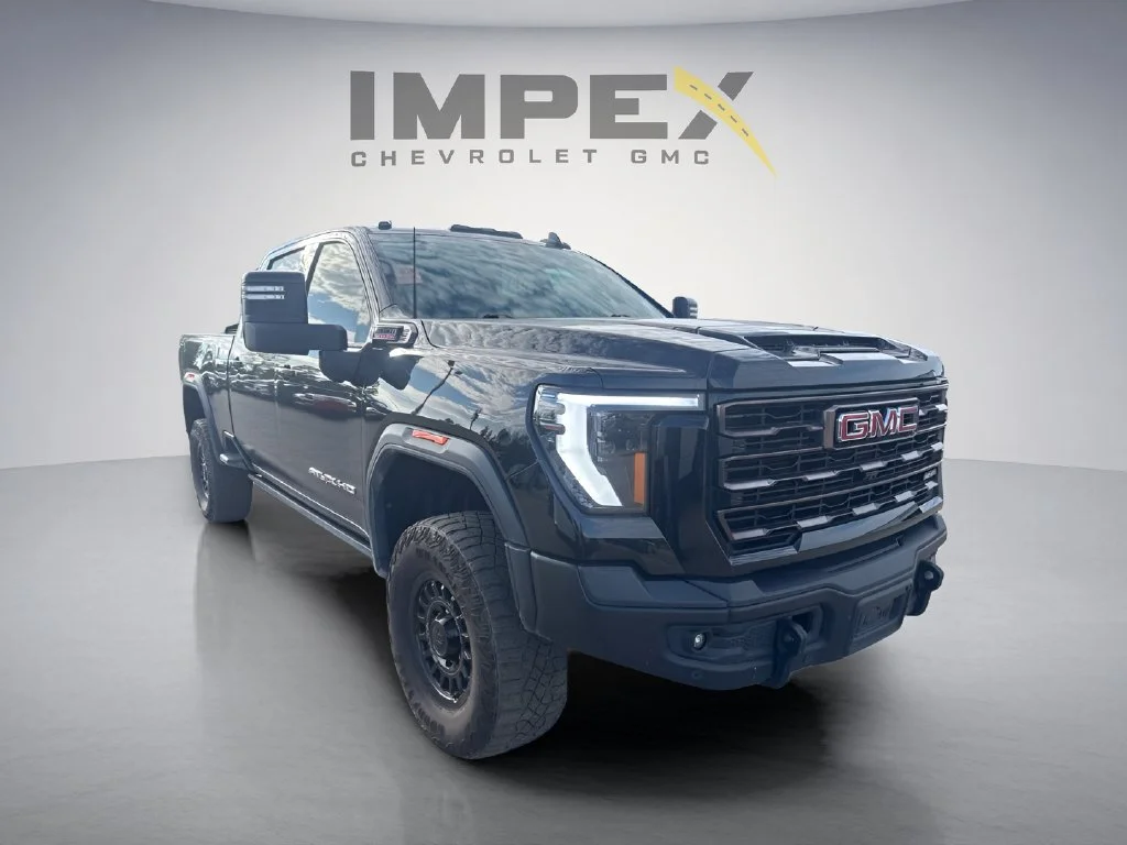Used 2024  GMC AT4X image 7