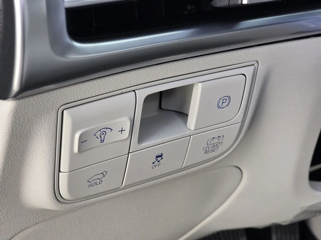 New 2026 Gray Hyundai SEL Convenience image 19