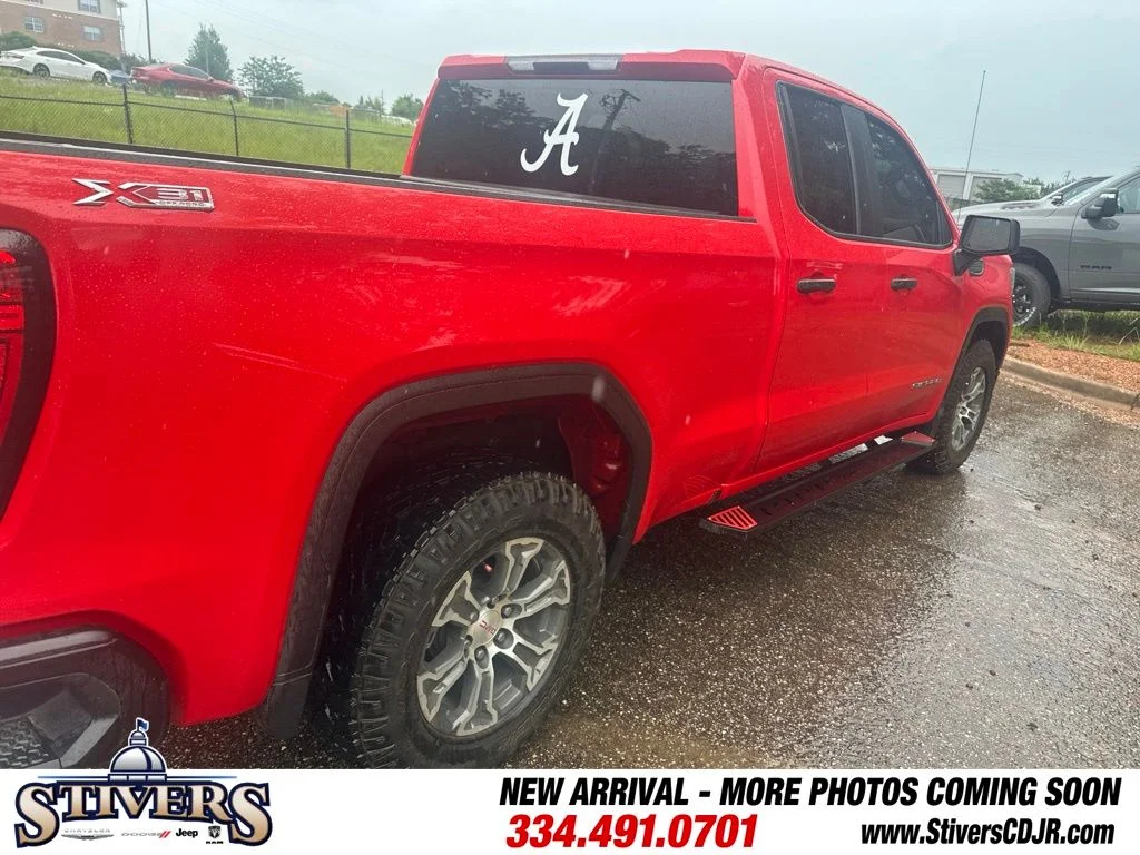 Used 2019 Red GMC Base image 9