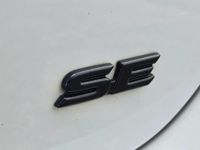 Used 2022 White Toyota SE image 16