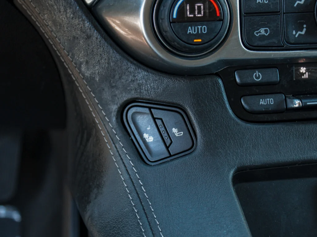 Used 2019 Summit White Chevrolet LT image 22