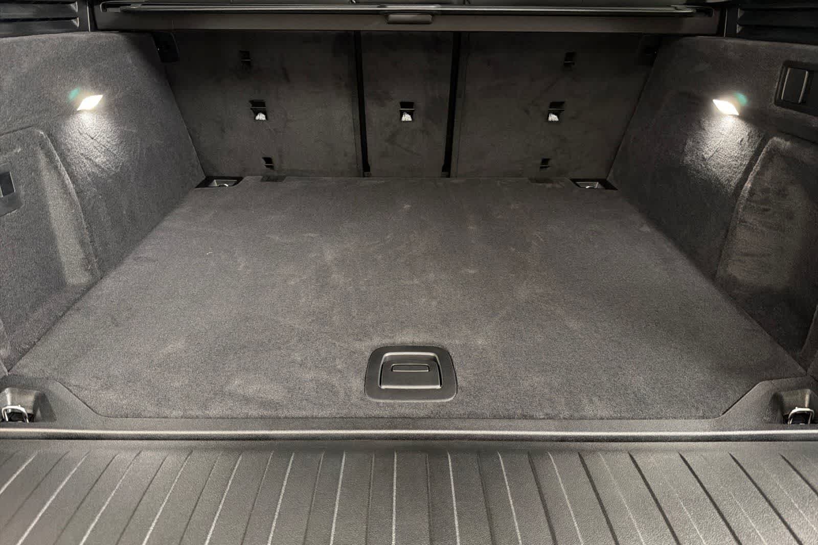 New 2026 Brooklyn Grey Metallic BMW xDrive40i image 15