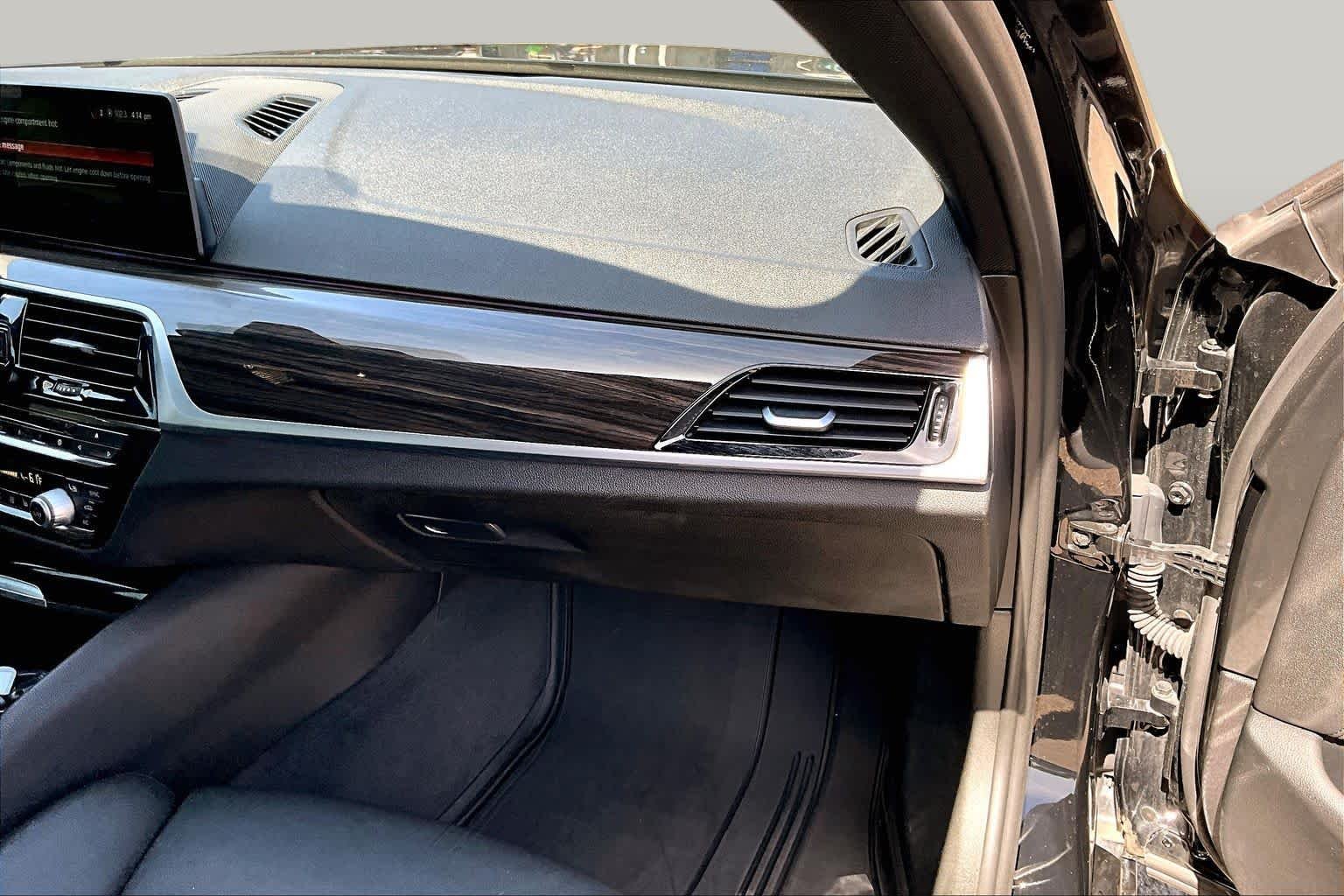 Used 2018 Jet Black BMW 530i image 21