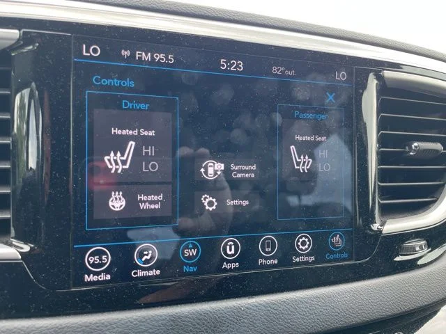 Used 2020 Black Chrysler Launch Edition image 9