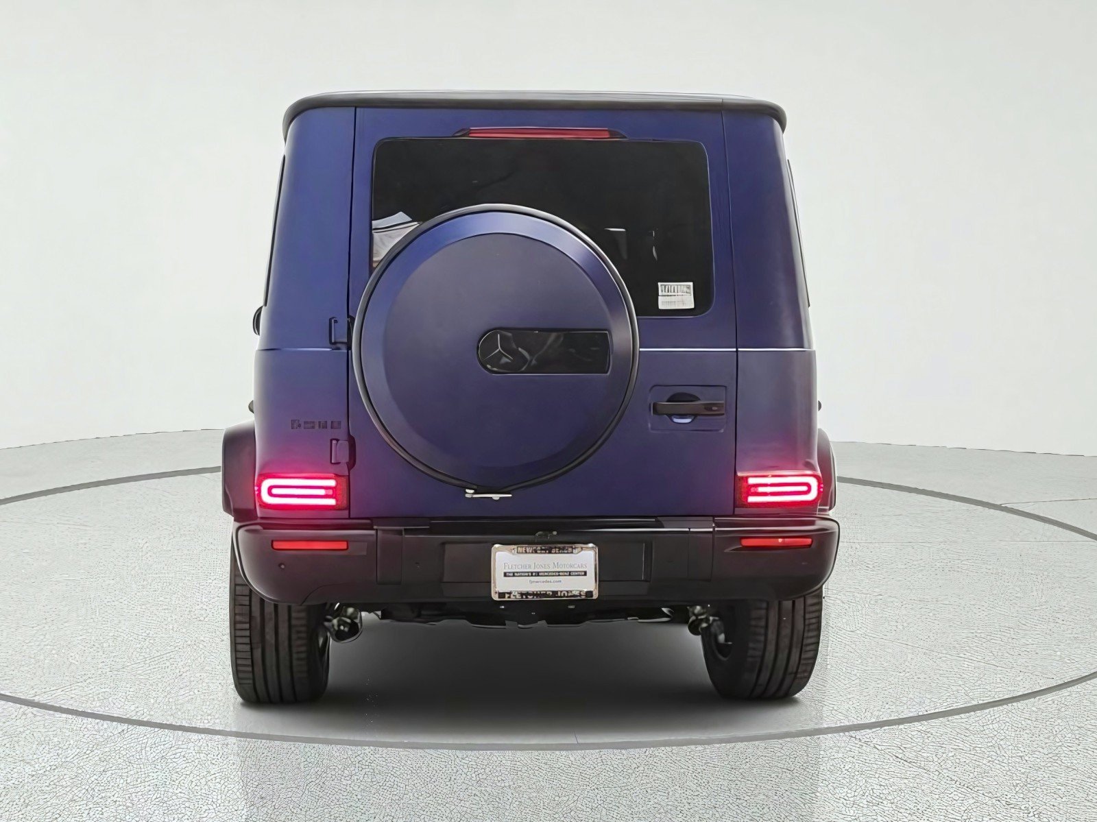 New 2027 MANUFAKTUR Exclusive Brilliant Blue Magno Mercedes-Benz G 580e SUV image 27