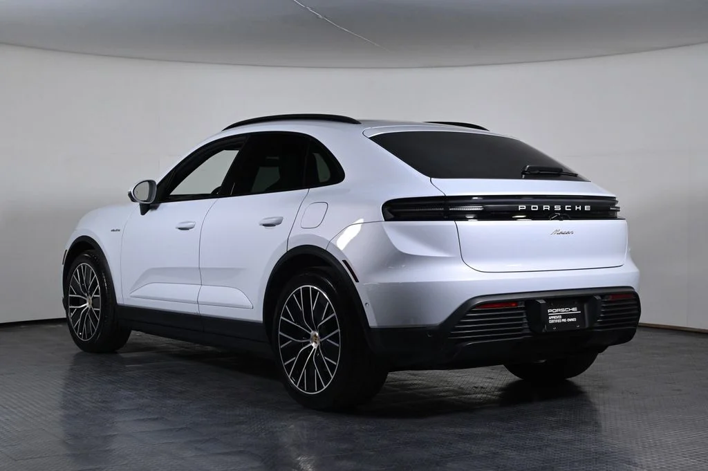 Used 2025 Ice Grey Metallic Porsche  image 3