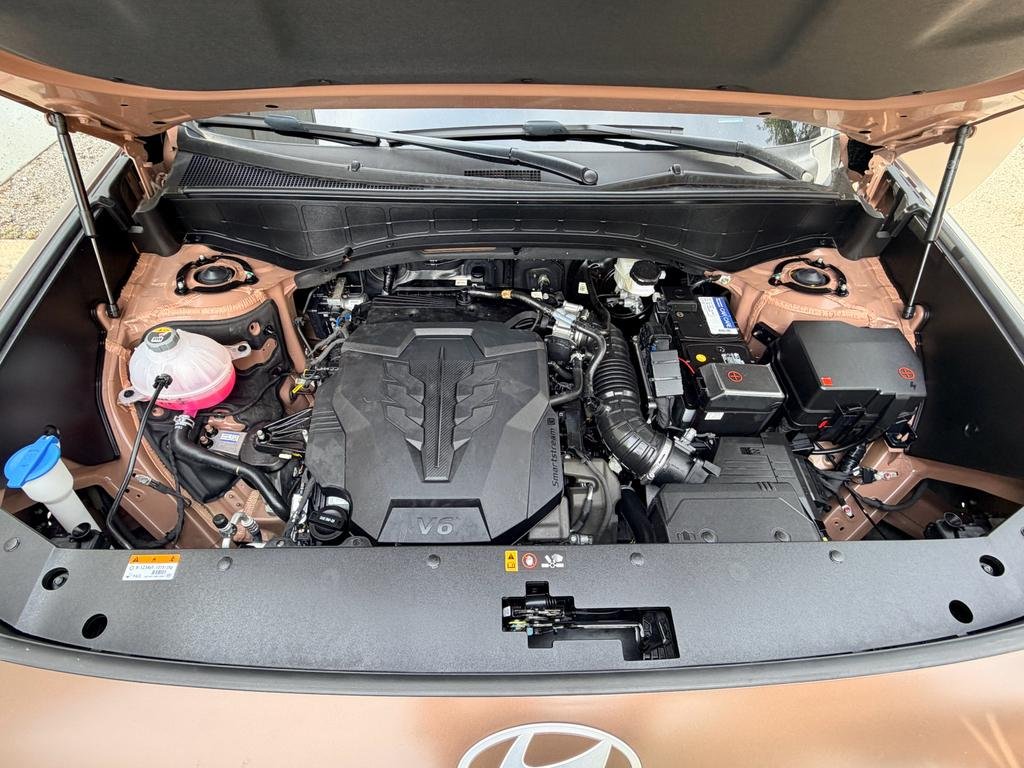 New 2026 Earthy Brass Matte Hyundai Calligraphy FWD image 37