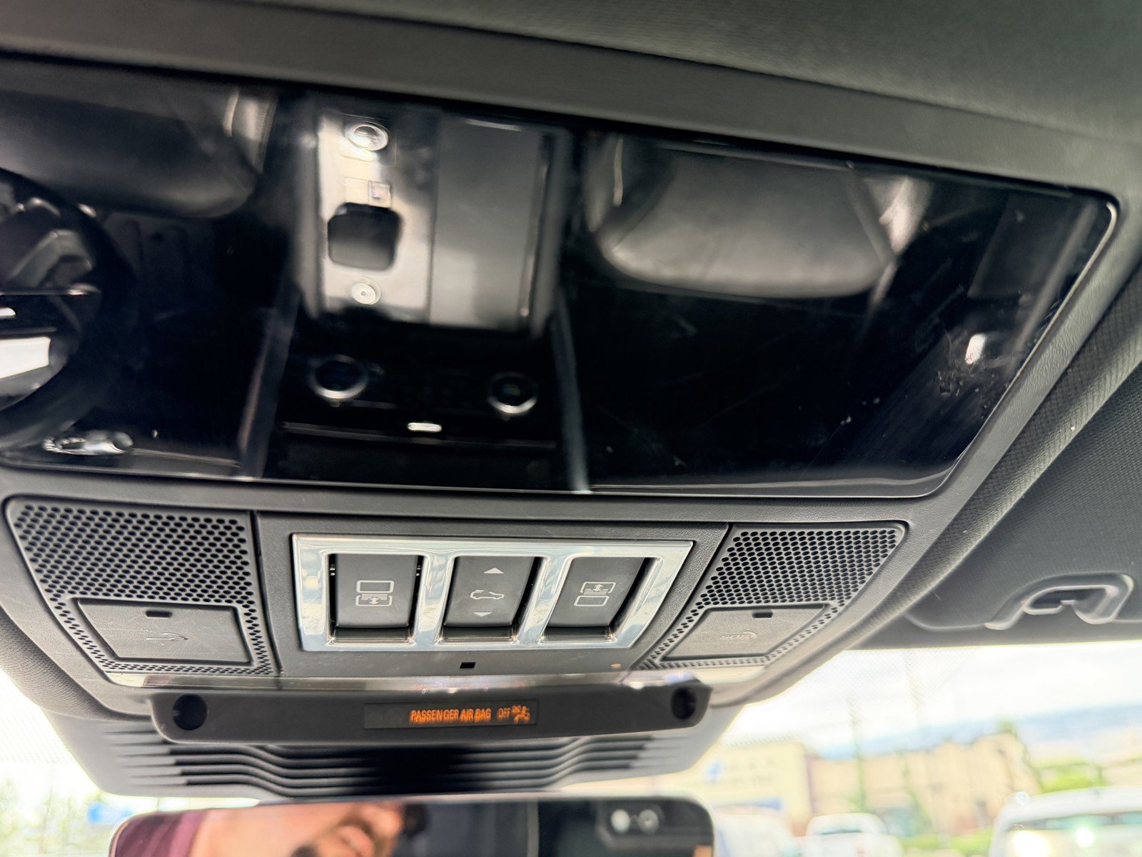 Used 2022 Black Land Rover HSE R-Dynamic image 14