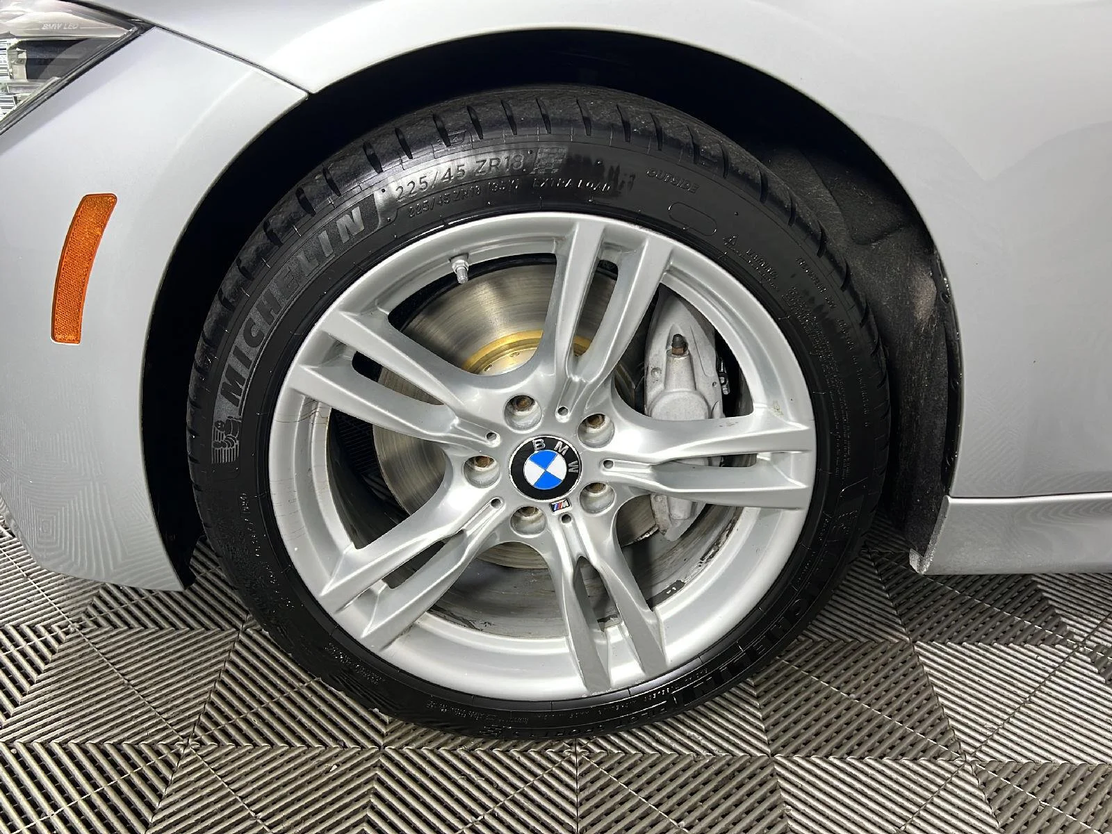 Used 2017  BMW 330i xDrive image 14