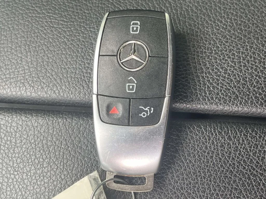 Certified Used 2023 Polar White Mercedes-Benz GLA 250 image 4