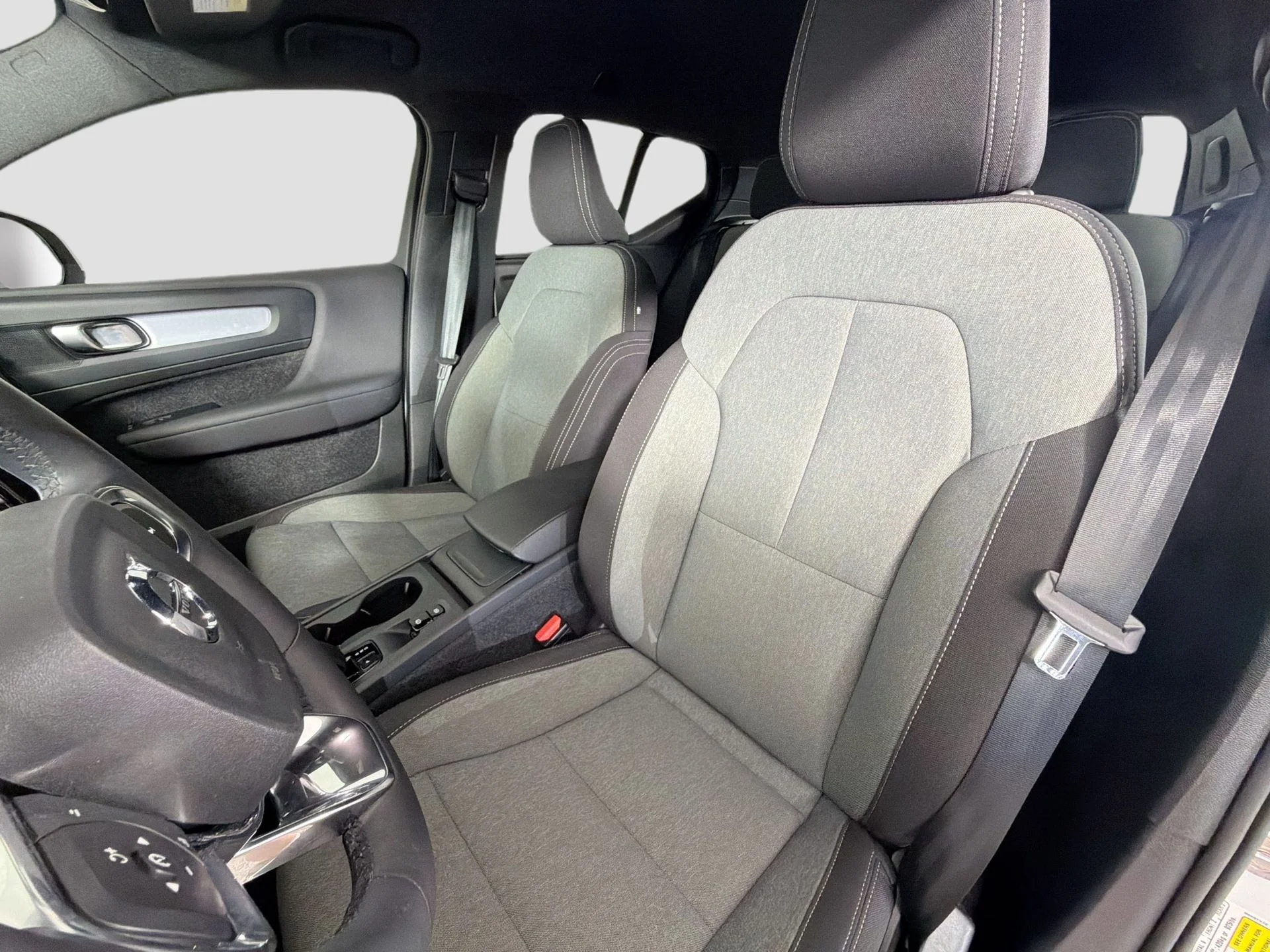 Certified Used 2023 Crystal White Volvo Core  image 20