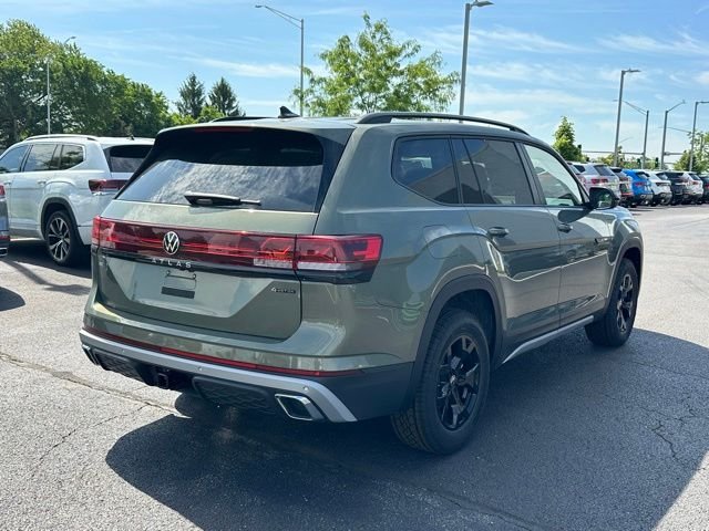 New 2026 Avocado Green Pearl Volkswagen 2.0T Peak Edition image 4