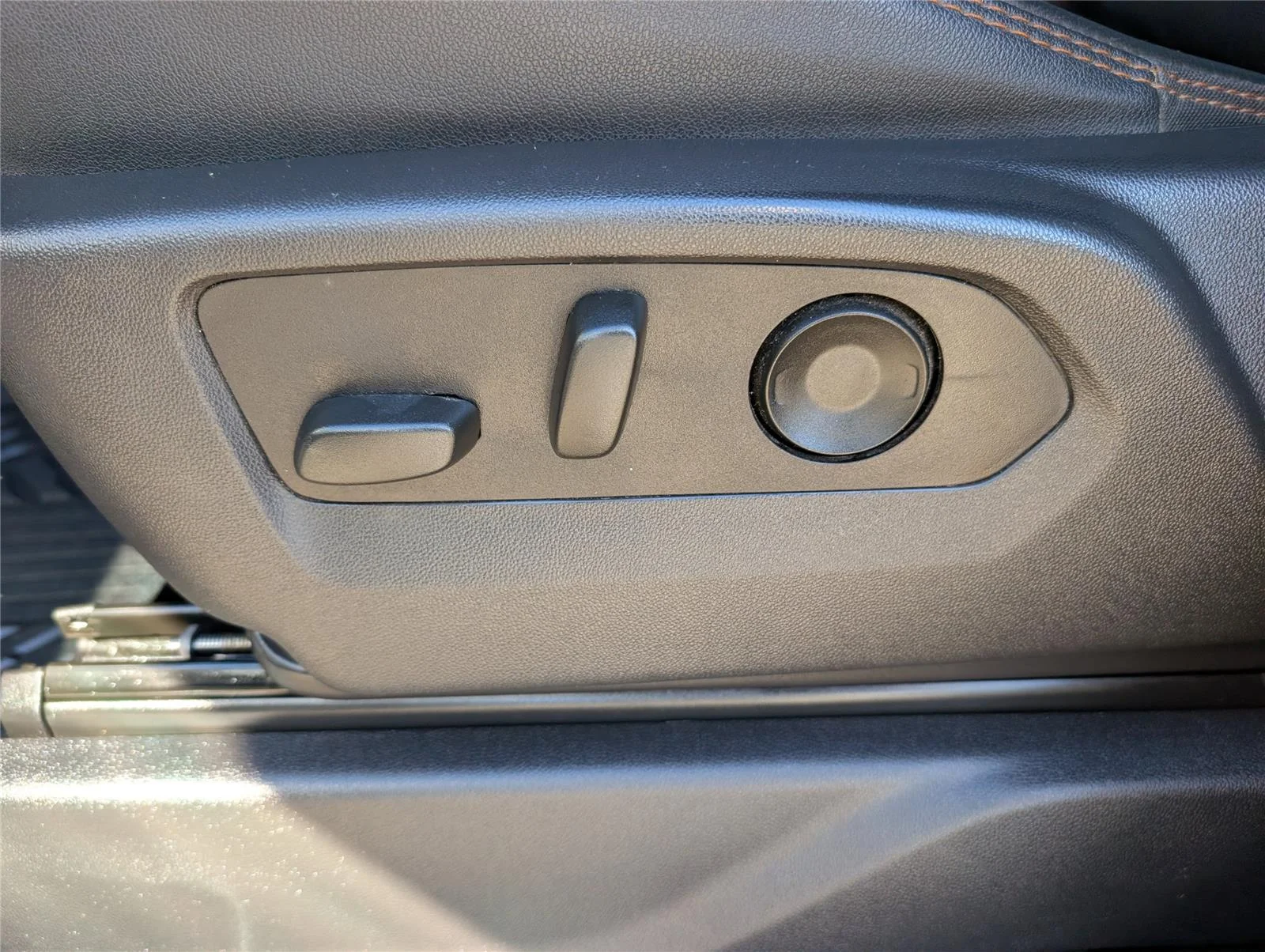 Used 2023 Titanium Rush Metallic GMC AT4 image 19