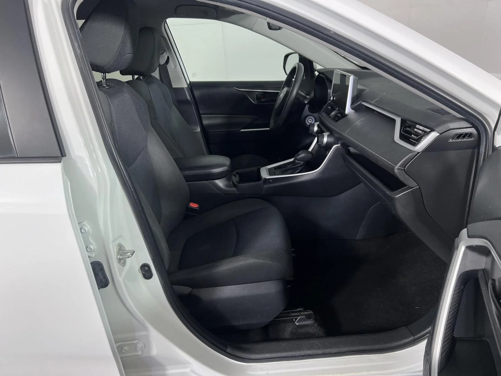 Used 2023 Ice Cap Toyota LE image 21