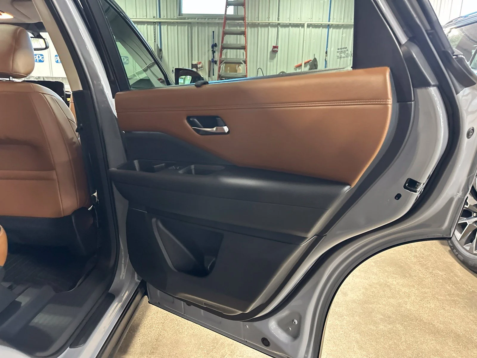 Used 2022 Gray Nissan Platinum image 36