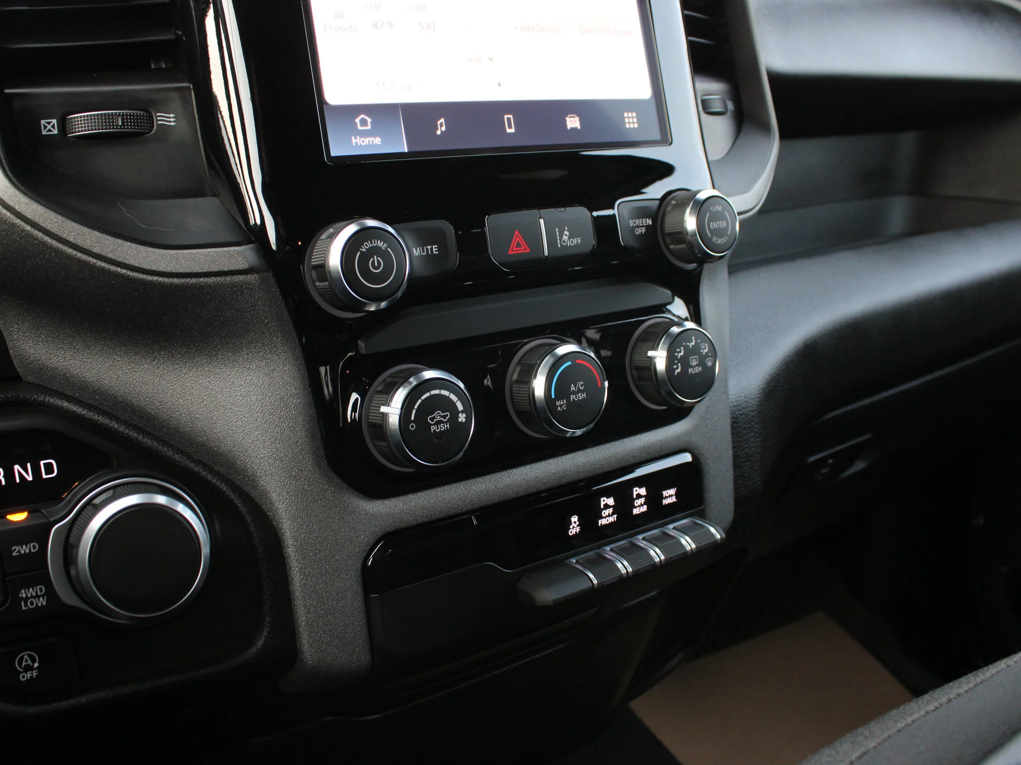 Certified Used 2025 Black RAM Tradesman * No Accidents | Heated Seats | Backup Camera | Twin-Turbo | Protection Group image 22