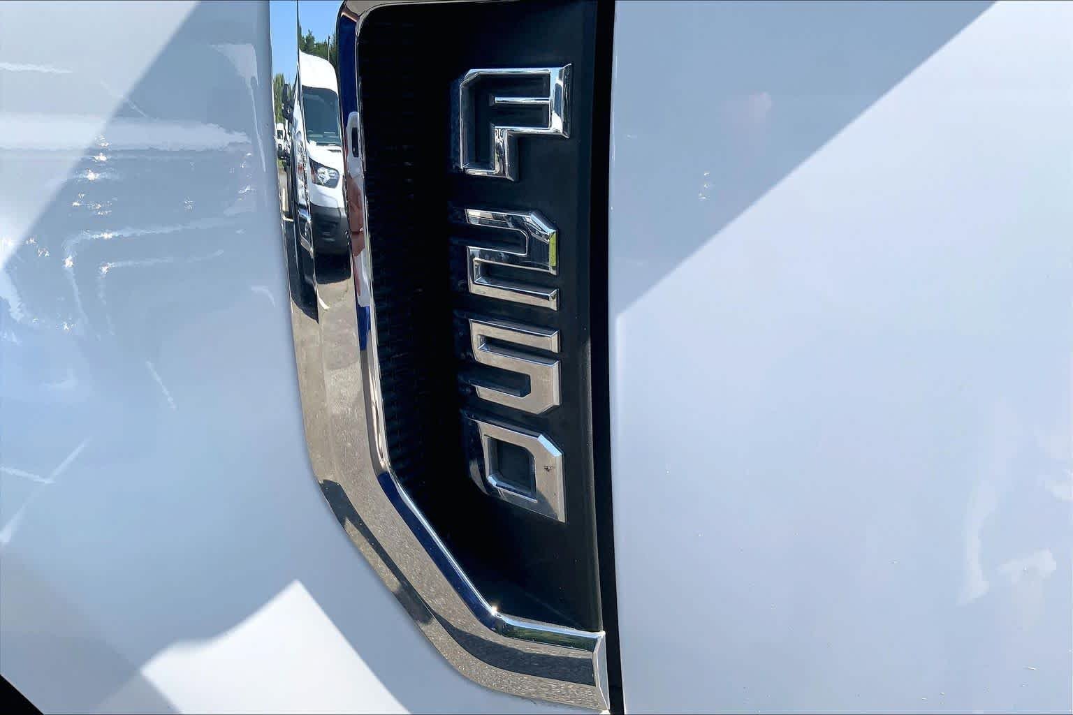 Used 2018 Oxford White Ford XLT image 28