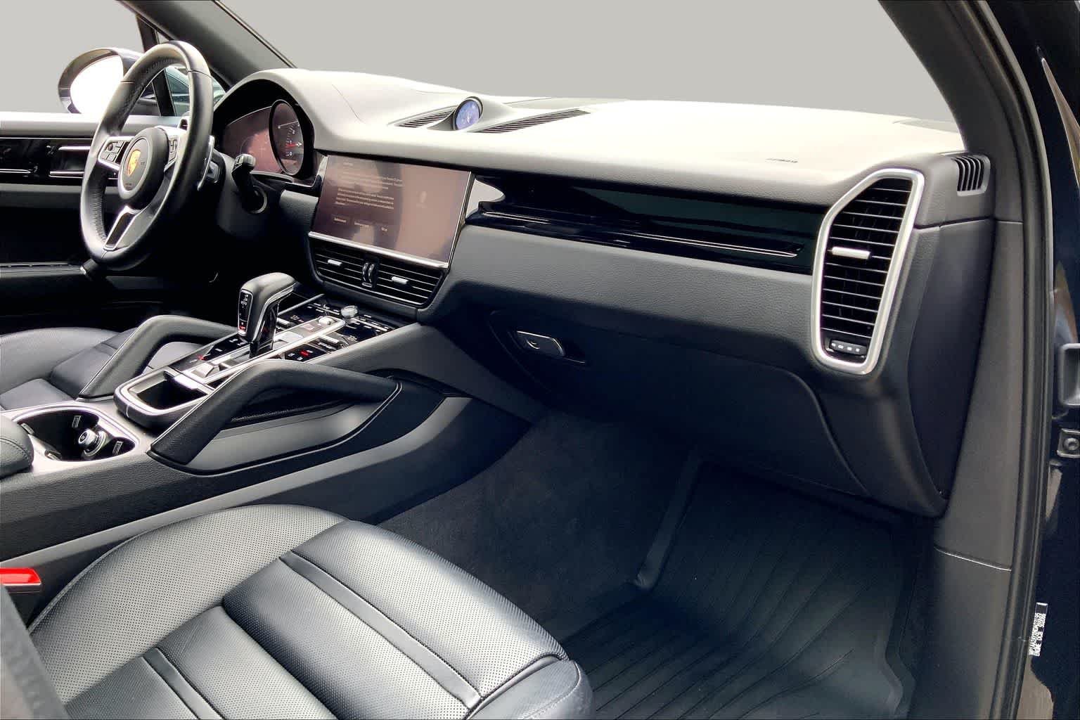 2022 Porsche Cayenne Base - Photo 17