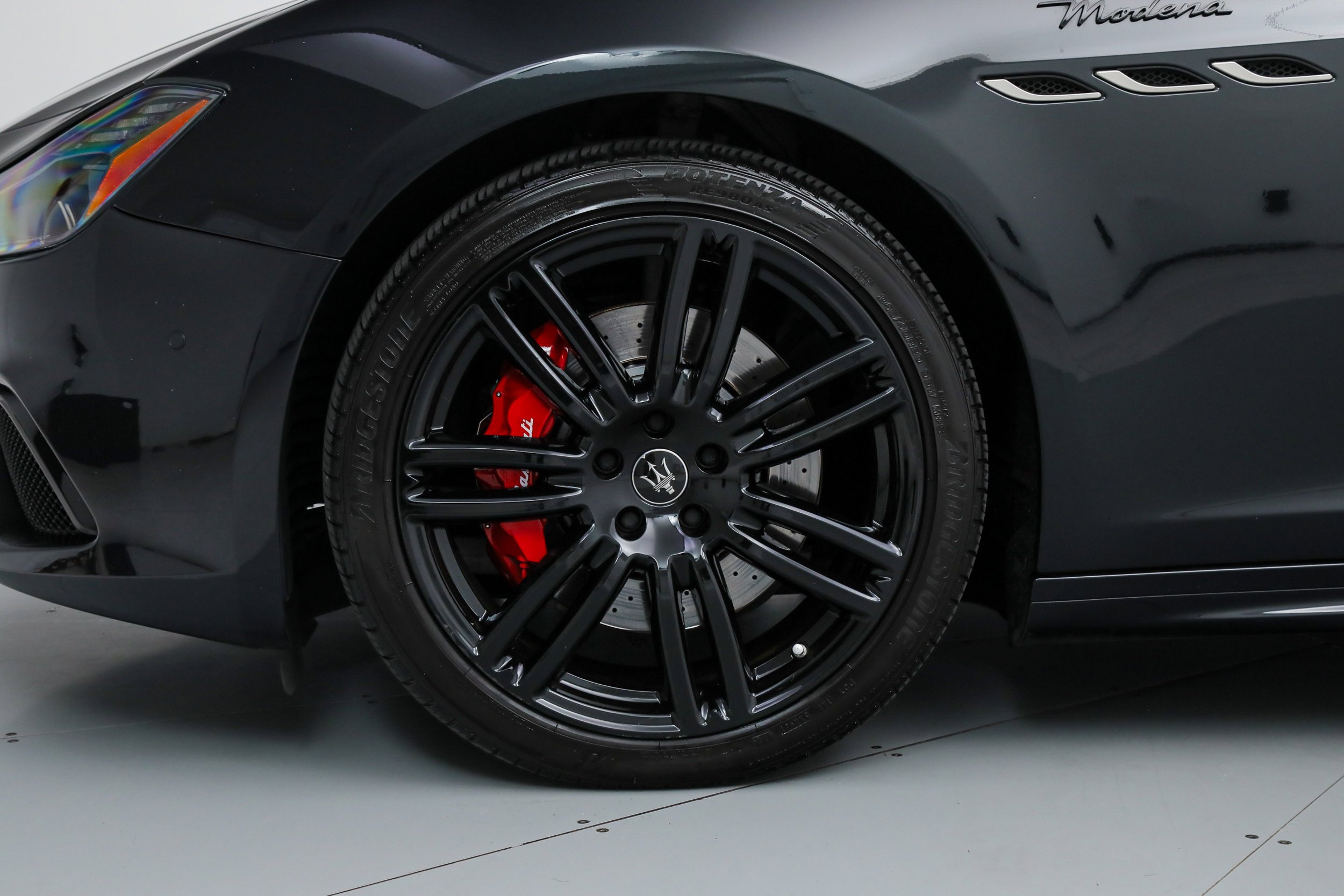 Used 2023 Black Maserati Modena image 18