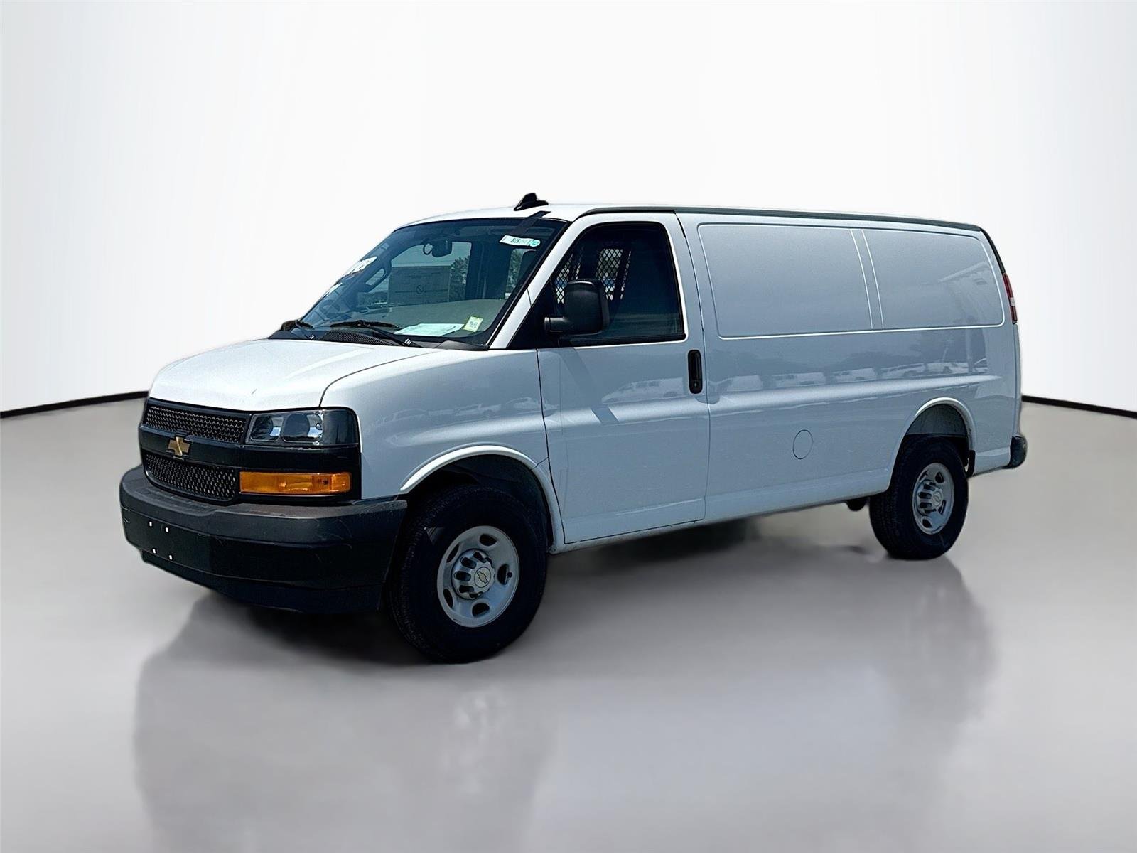 2026 Chevrolet Express Cargo Work Van - Photo 5