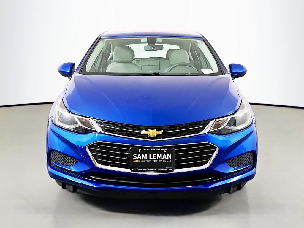 Used 2017 Chevrolet Cruze LT with VIN 3G1BE6SM2HS562024 for sale in Champaign, IL