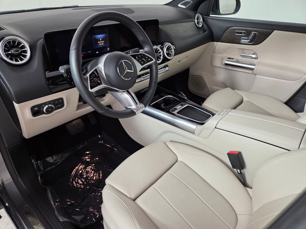 Certified Used 2025 Gray Mercedes-Benz GLA 250 image 12