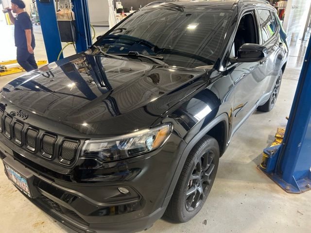 Used 2022 Black Jeep Latitude image 1