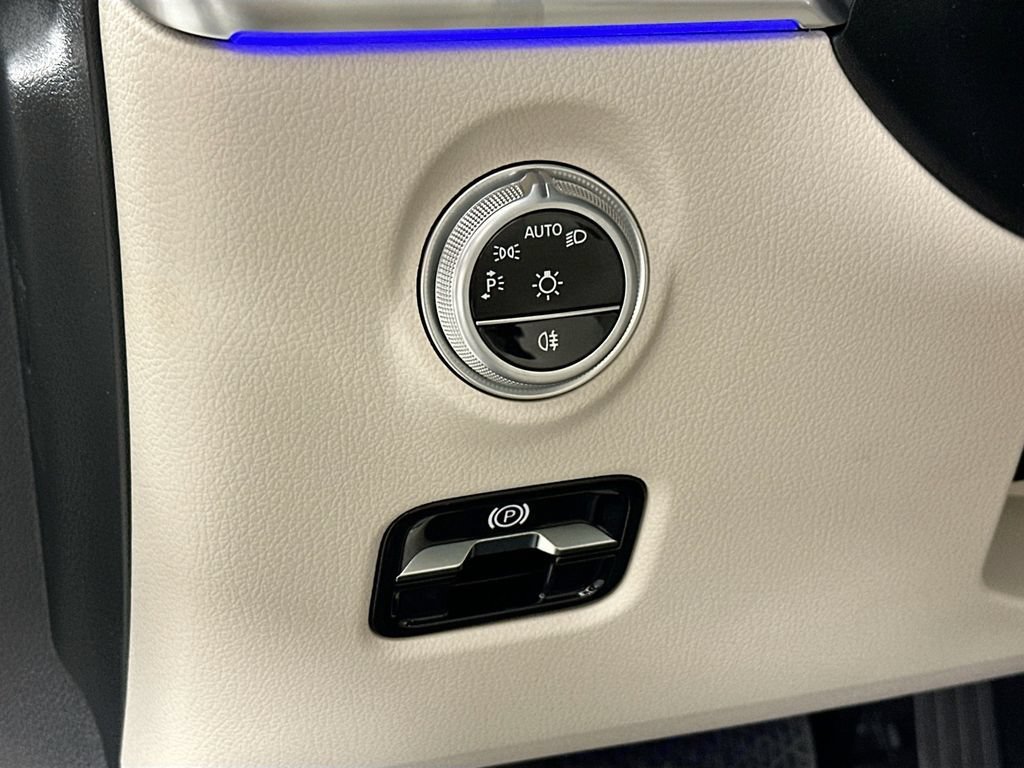 New 2026 Polar White Mercedes-Benz C 300 image 44
