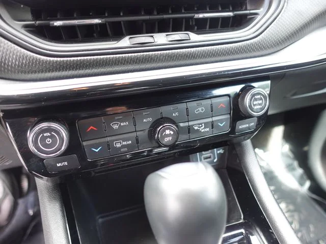 Used 2024 White Jeep Trailhawk image 18