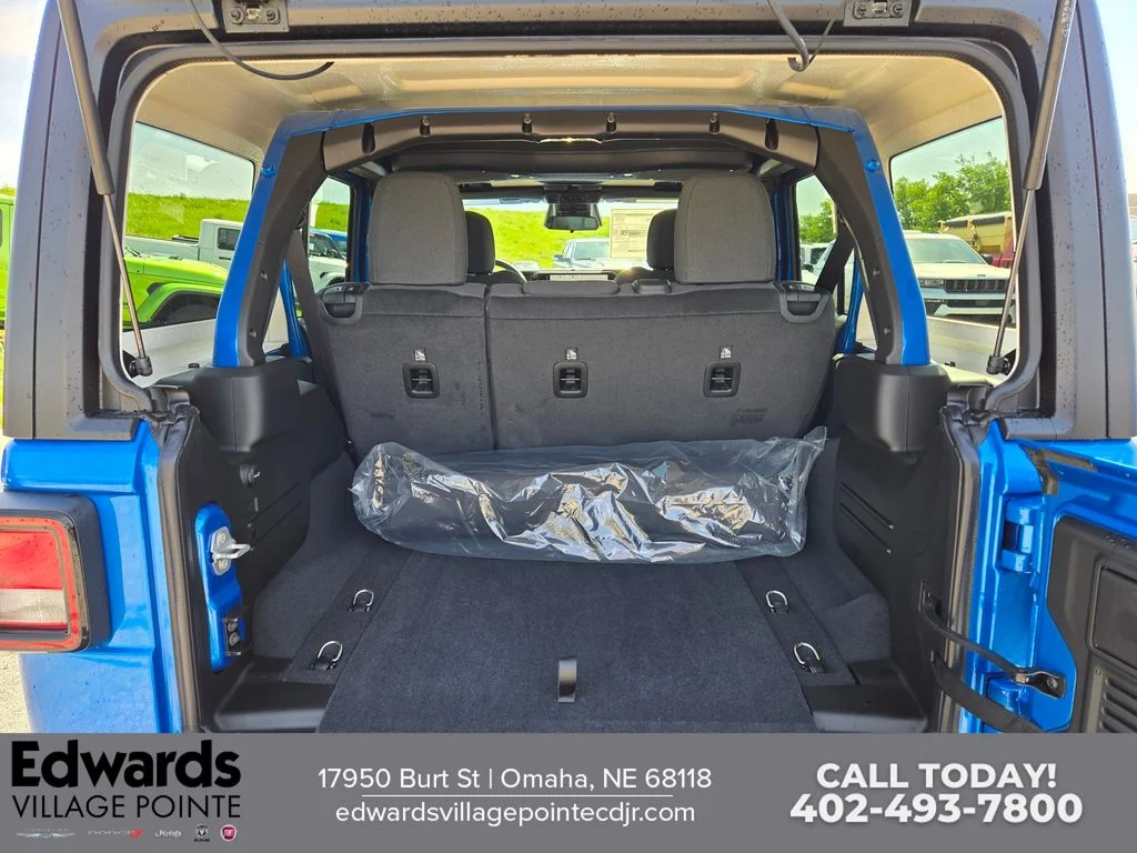 New 2026 Hydro Blue Pearl-Coat Exterior Paint Jeep Sport S image 27