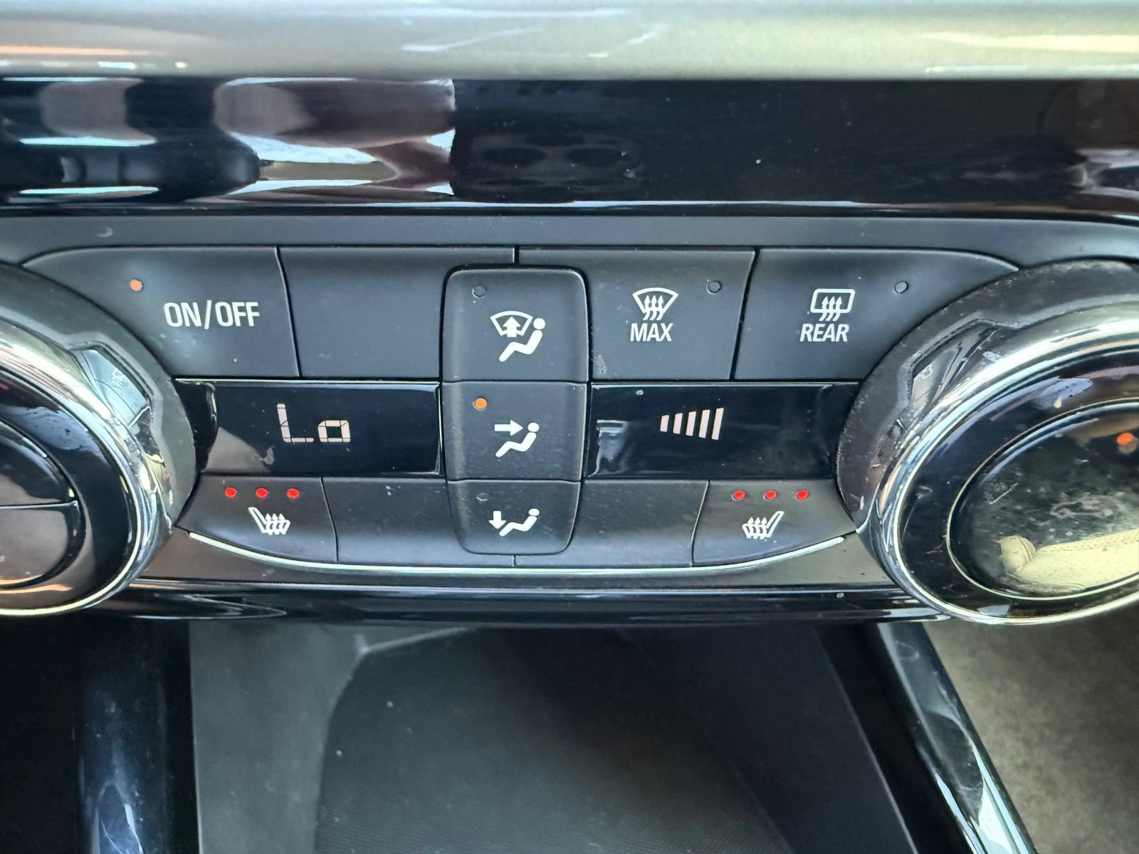 2024 Chevrolet Trax LT - Photo 12