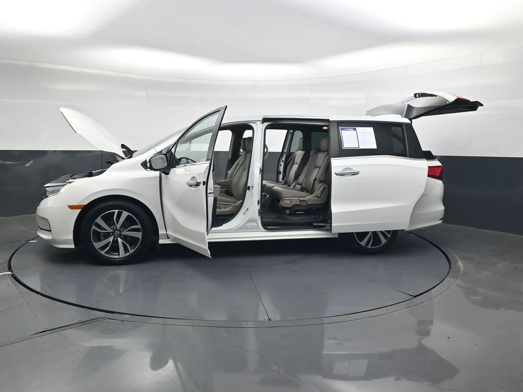 Used 2023  Honda Touring image 46