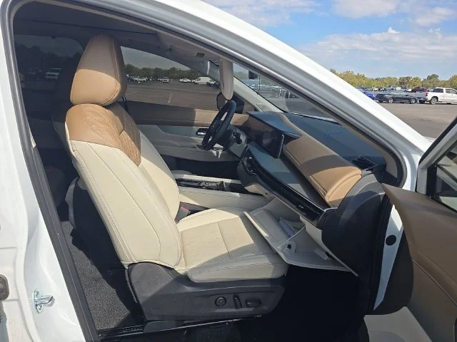 Used 2026 White Nissan Platinum image 5