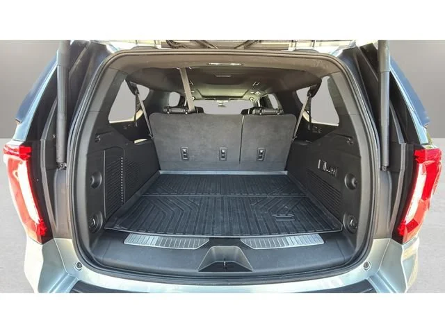 Used 2023 STERLING METALLIC GMC Denali image 32