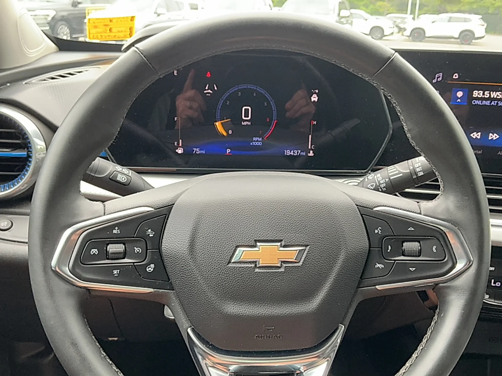 Used 2025 Marina Blue Metallic Chevrolet FWD LT image 8