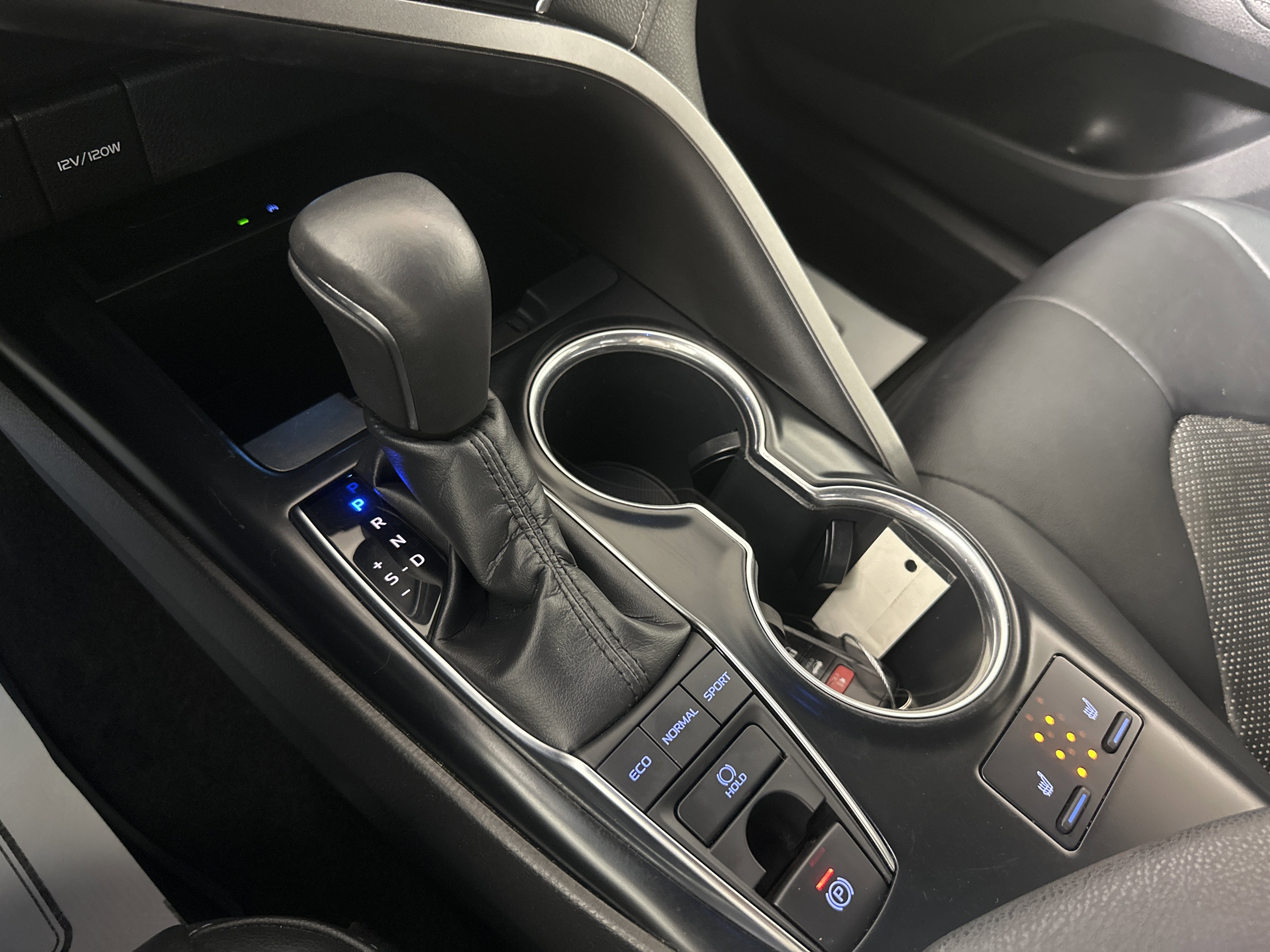 Used 2018  Toyota  image 20