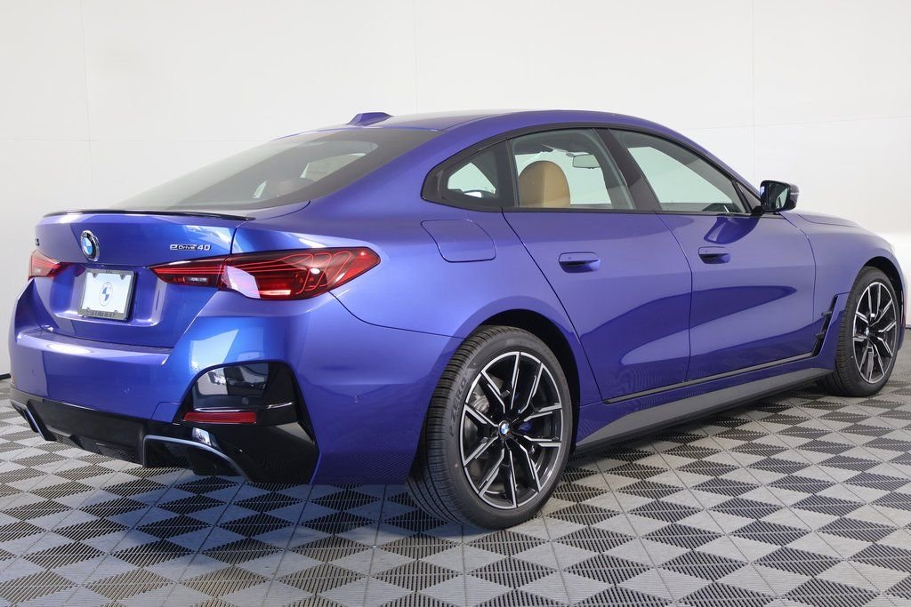 New 2026 Portimao Blue Metallic BMW eDrive40 image 2